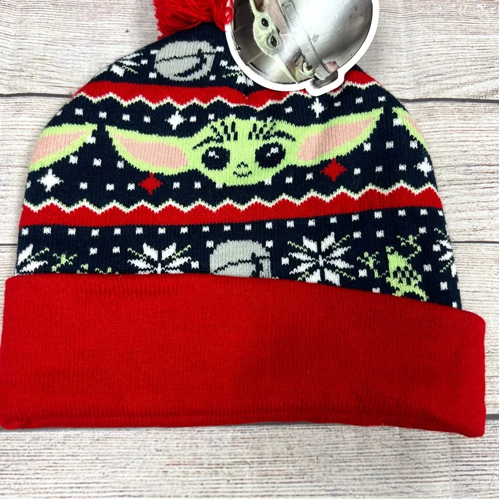 Star Wars Mandalorian Baby Yoda Grogu Holiday Knit Beanie Hat NWT Christmas